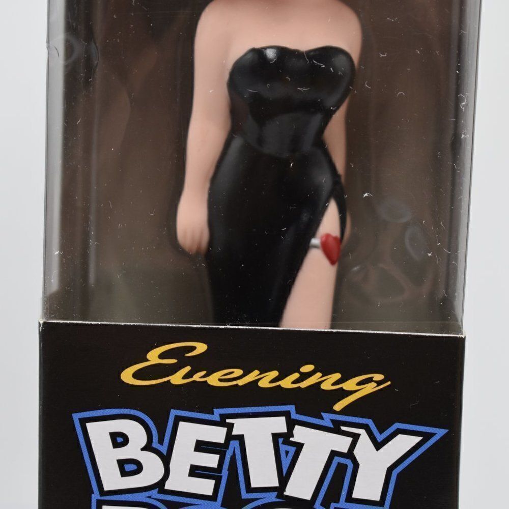 Funko Wacky Wobbler Evening Betty Boop - Picture 4 of 9